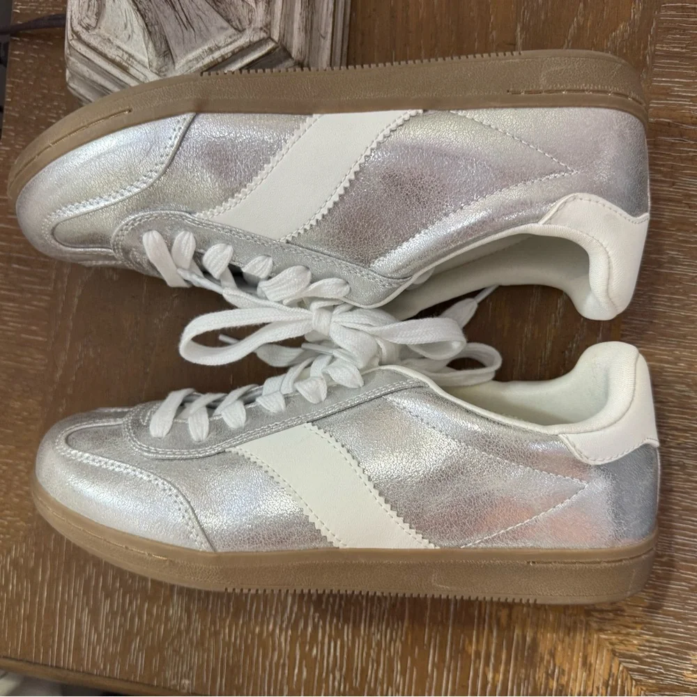 Universal Thread Silver Metallic Sneakers - Picture 8 of 8